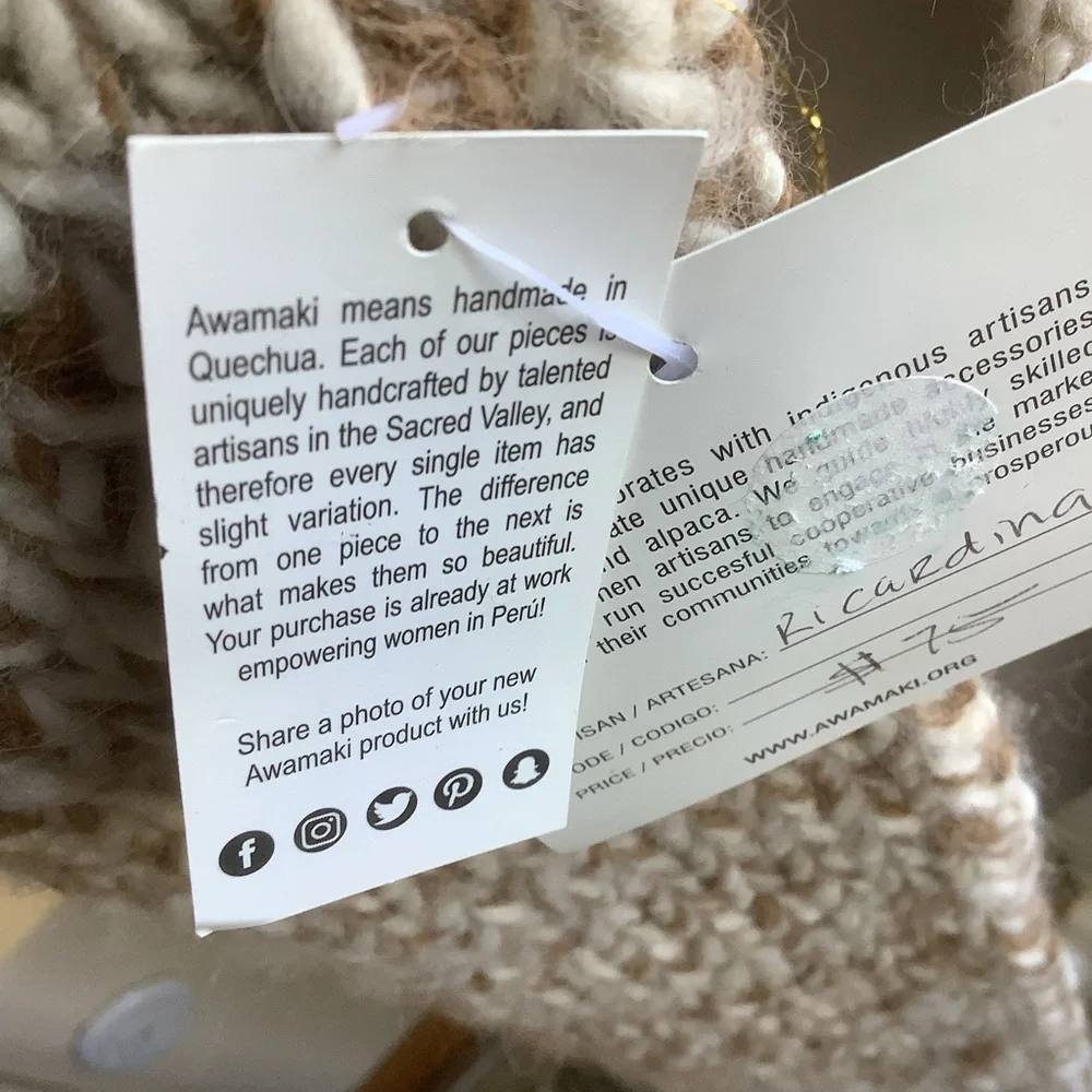New Awamaki Peruvian Handmade Alpaca Wool Knit Scarf with Pom- Poms